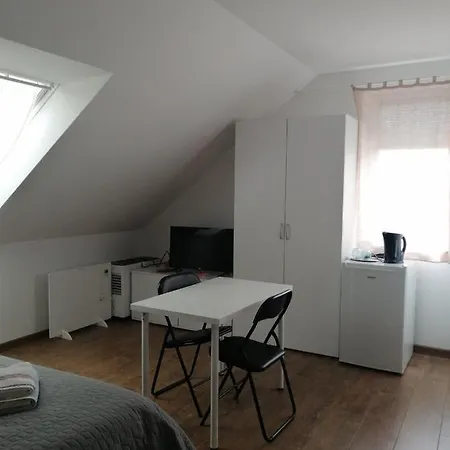 Ferienwohnung Sobe Pri Rozi Postojna Exterior foto